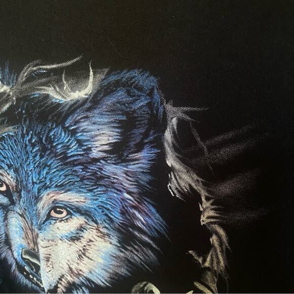 90s vintage black tshirt with wild wolf print - Picture 3 of 4